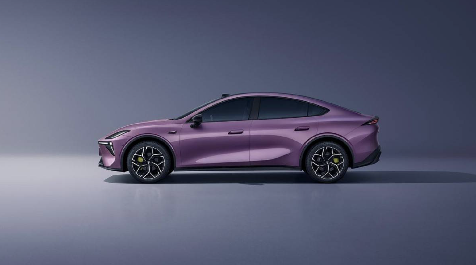 “公路磁悬浮”深蓝L06正式上市 13.29万元起售！